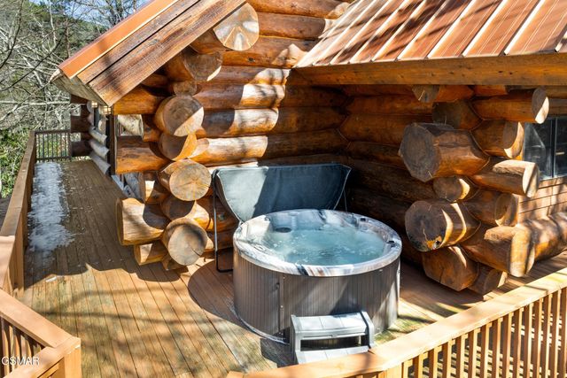 438 Coyote Road, Gatlinburg, TN 37738