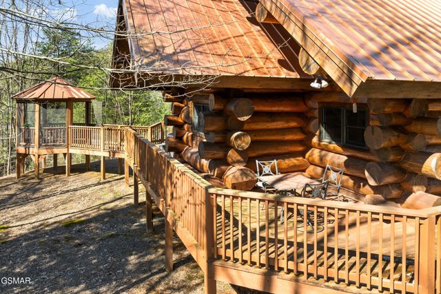 438 Coyote Road, Gatlinburg, TN 37738