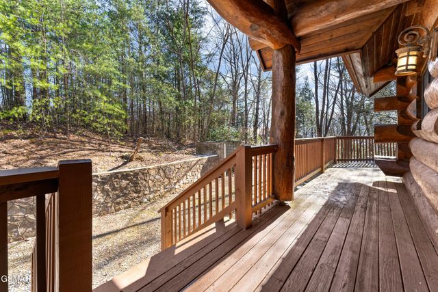 438 Coyote Road, Gatlinburg, TN 37738