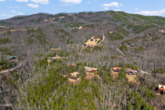 438 Coyote Road, Gatlinburg, TN 37738