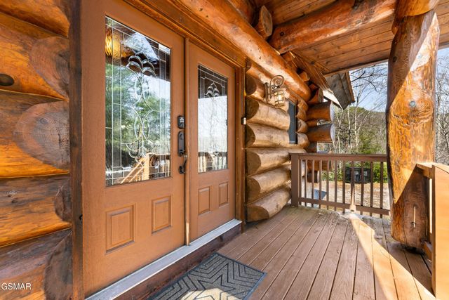 438 Coyote Road, Gatlinburg, TN 37738