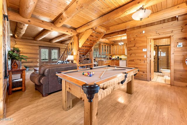 438 Coyote Road, Gatlinburg, TN 37738