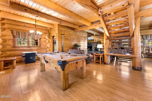 438 Coyote Road, Gatlinburg, TN 37738