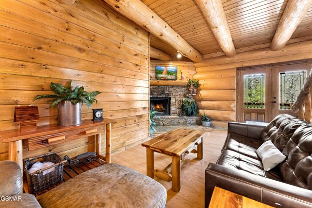 438 Coyote Road, Gatlinburg, TN 37738