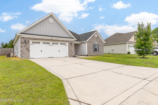 202 Wood House Drive, Jacksonville, NC 28546