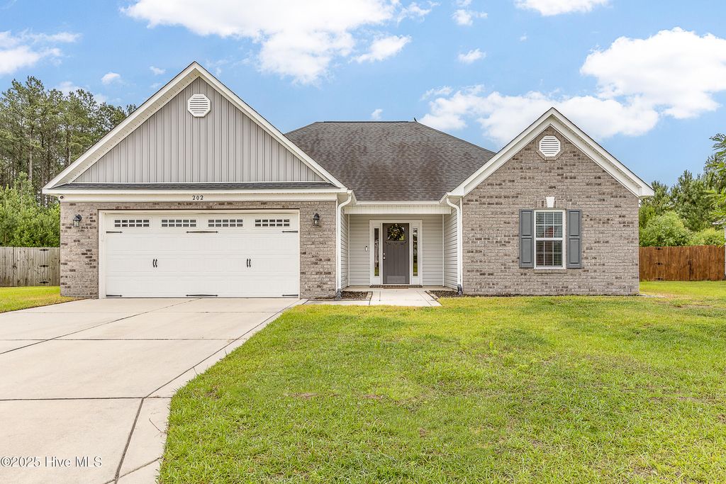 202 Wood House Drive, Jacksonville, NC 28546