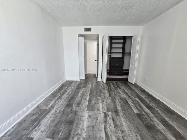 484 NW 165th St Road A112, Miami, FL 33169