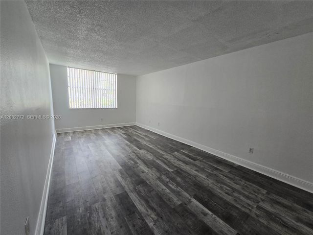 484 NW 165th St Road A112, Miami, FL 33169