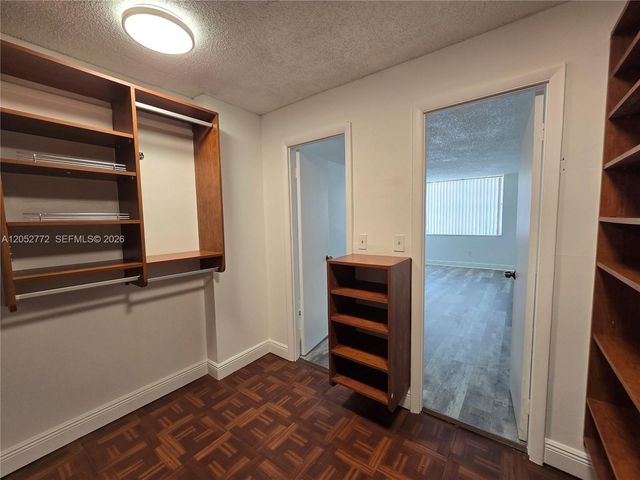 484 NW 165th St Road A112, Miami, FL 33169