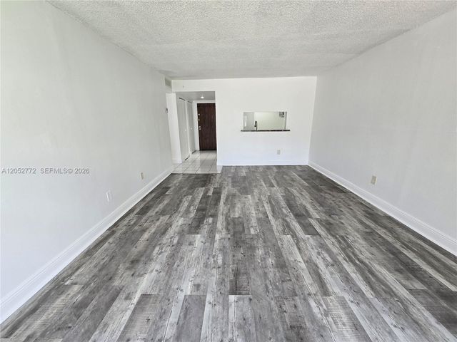 484 NW 165th St Road A112, Miami, FL 33169