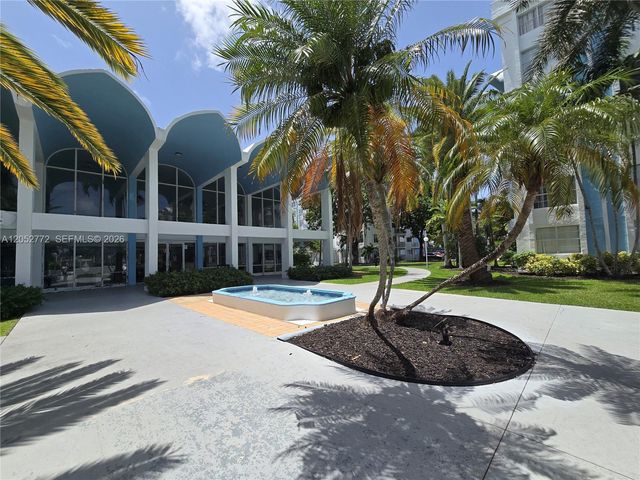 484 NW 165th St Road A112, Miami, FL 33169