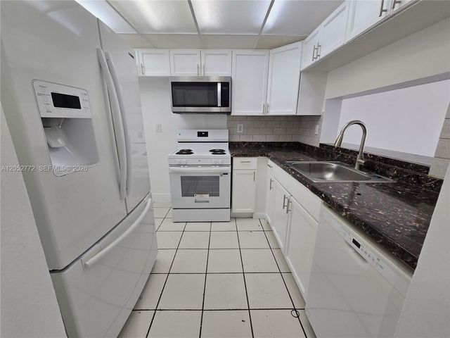 484 NW 165th St Road A112, Miami, FL 33169