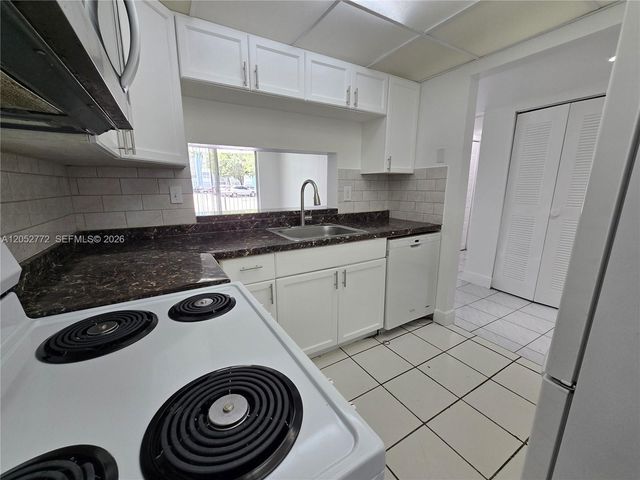 484 NW 165th St Road A112, Miami, FL 33169