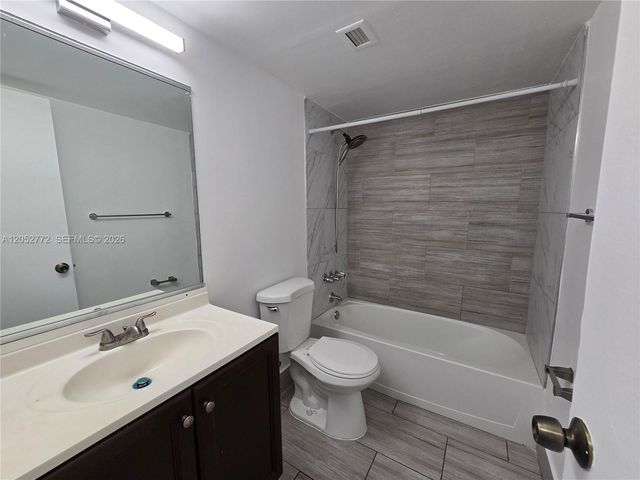484 NW 165th St Road A112, Miami, FL 33169