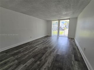 484 NW 165th St Road A112, Miami, FL 33169