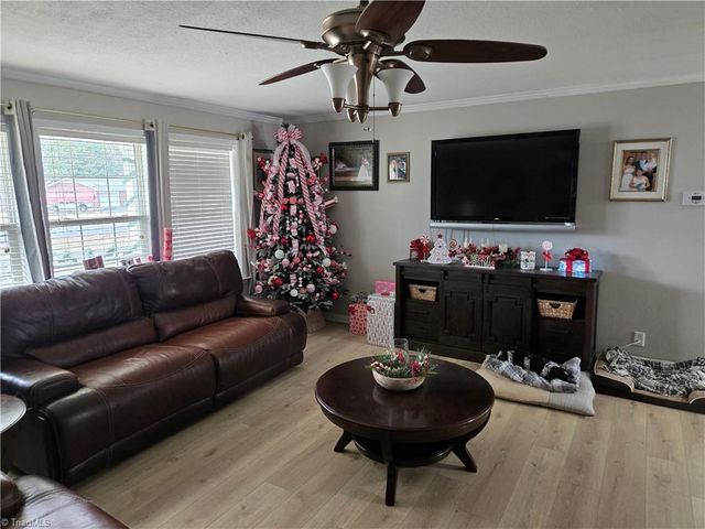 2584 Rowe Road, Lexington, NC 27295