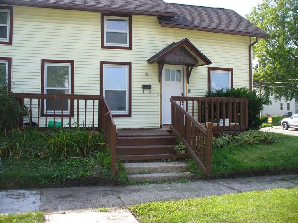 633 N Chatham Street, Janesville, WI 53548