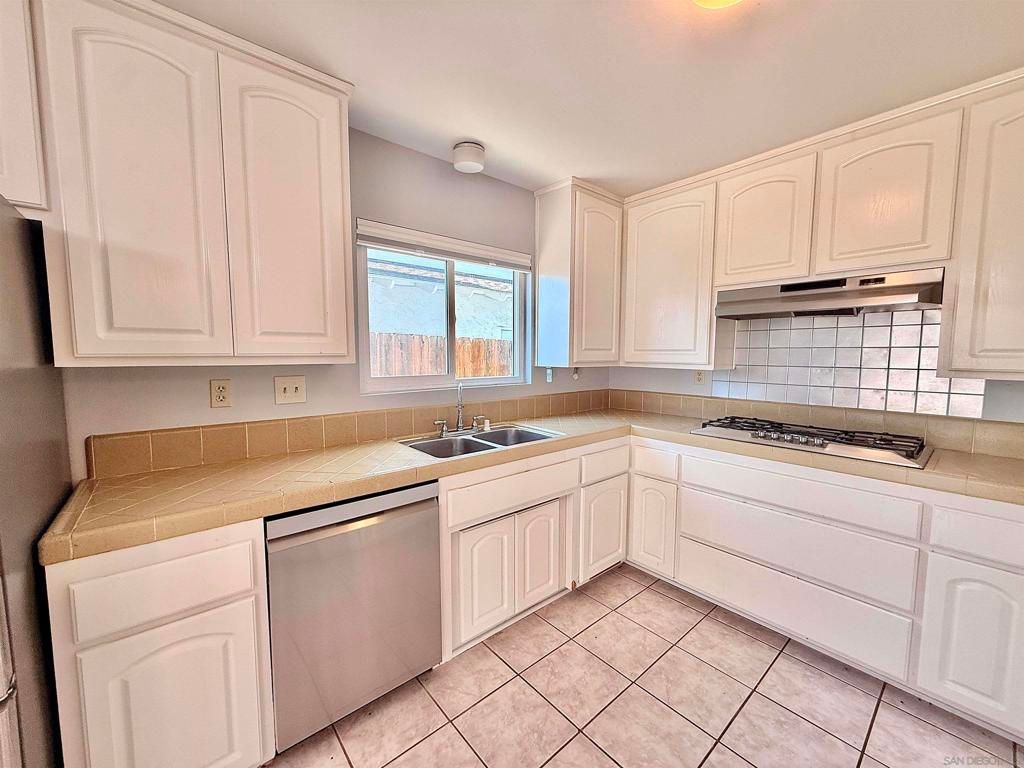 Image 3 of property listing at 479 Arizona St, Chula Vista, CA 91911