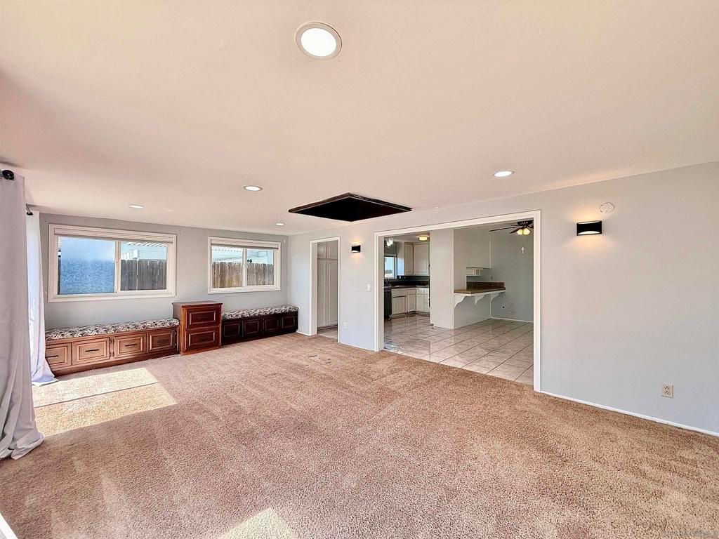 Image 5 of property listing at 479 Arizona St, Chula Vista, CA 91911