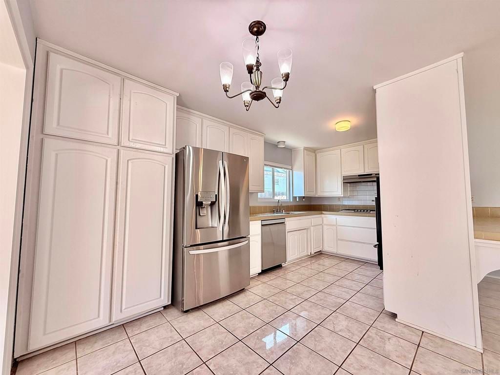 Image 6 of property listing at 479 Arizona St, Chula Vista, CA 91911