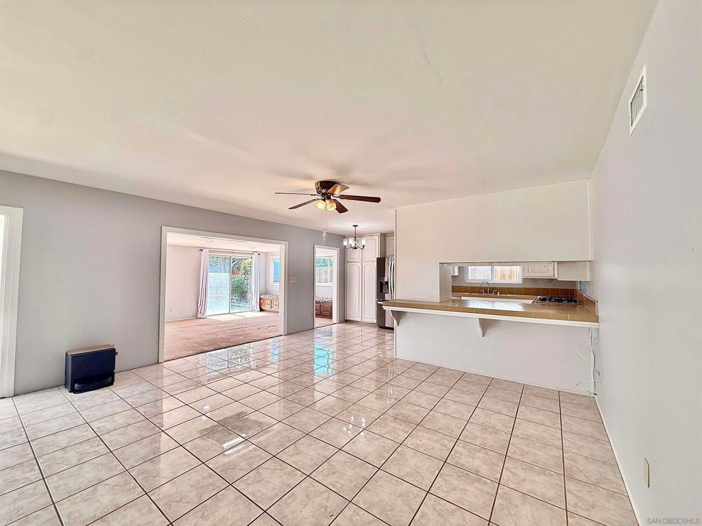 Image 9 of property listing at 479 Arizona St, Chula Vista, CA 91911