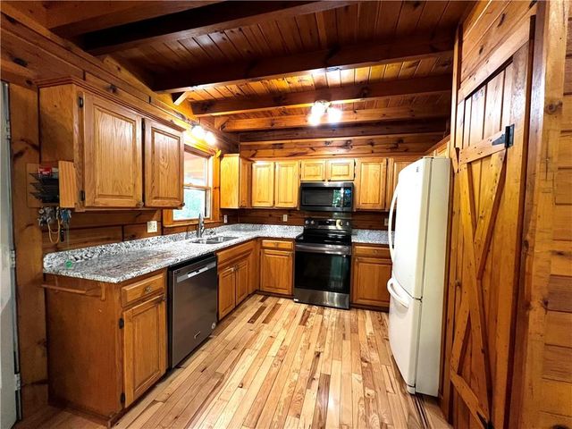 187 Tiffany Lane, Mineral Bluff, GA 30559