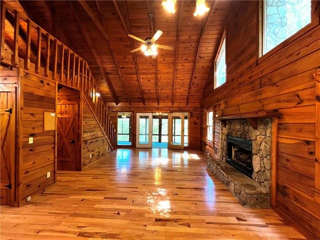 187 Tiffany Lane, Mineral Bluff, GA 30559