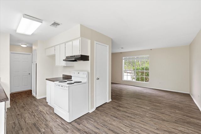 809 Panay Way Drive, Fort Worth, TX 76108