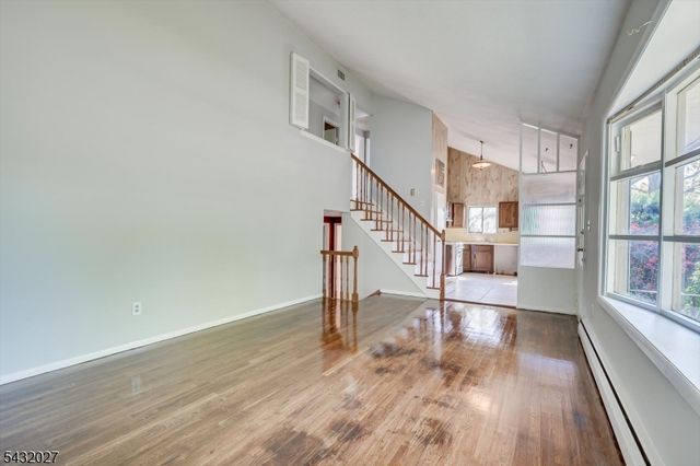 26 Farrell Ave, Woodbridge Twp., NJ 07067