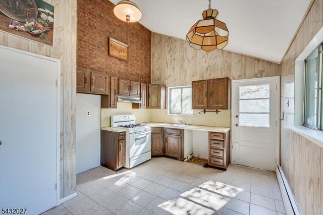 26 Farrell Ave, Woodbridge Twp., NJ 07067