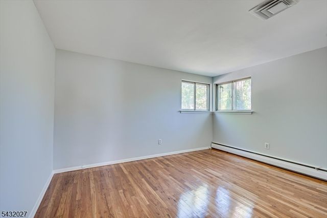 26 Farrell Ave, Woodbridge Twp., NJ 07067