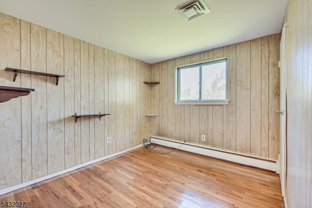 26 Farrell Ave, Woodbridge Twp., NJ 07067