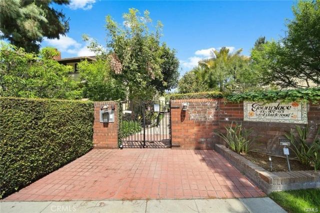 415 W Duarte, Arcadia, CA 91007