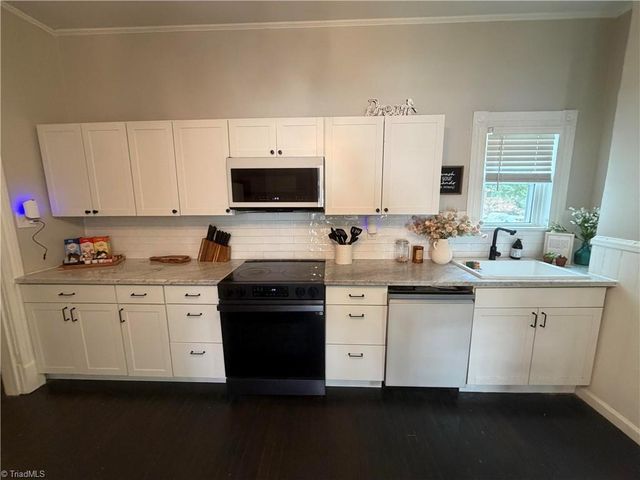 2400 Spring Garden Street, Greensboro, NC 27403