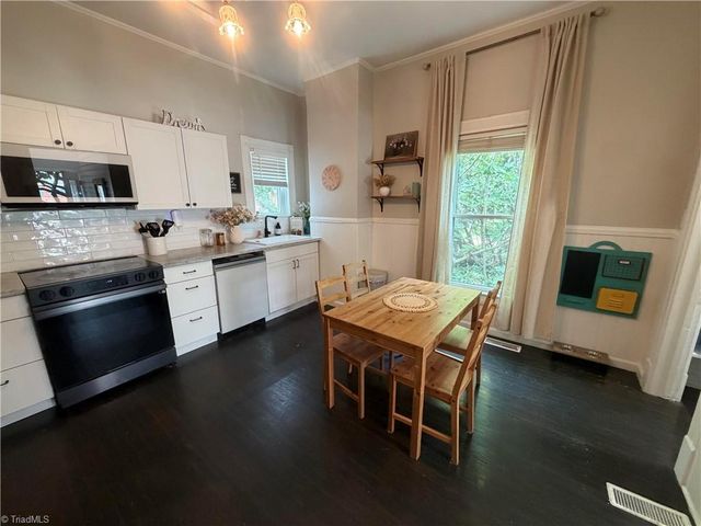 2400 Spring Garden Street, Greensboro, NC 27403