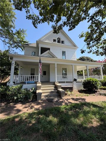 2400 Spring Garden Street, Greensboro, NC 27403