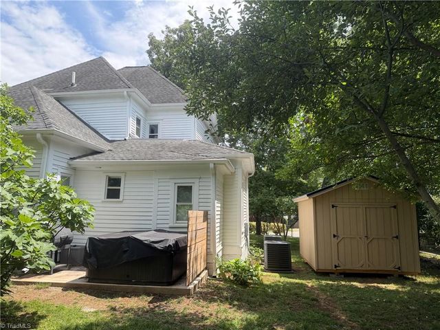 2400 Spring Garden Street, Greensboro, NC 27403