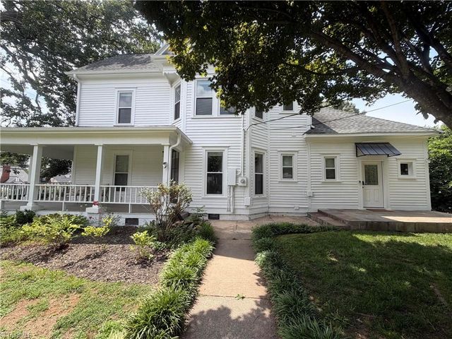 2400 Spring Garden Street, Greensboro, NC 27403
