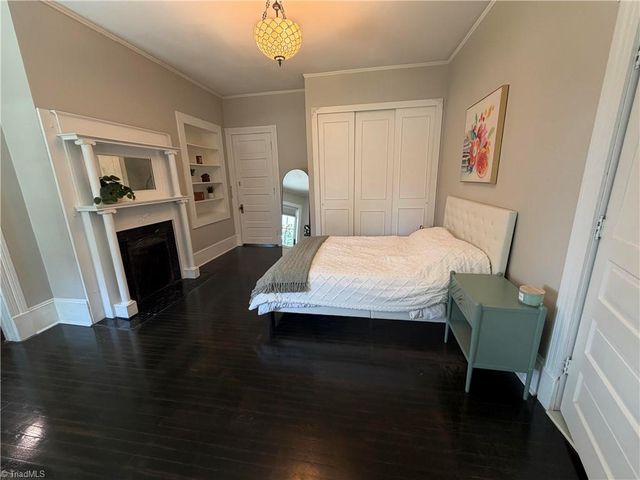 2400 Spring Garden Street, Greensboro, NC 27403