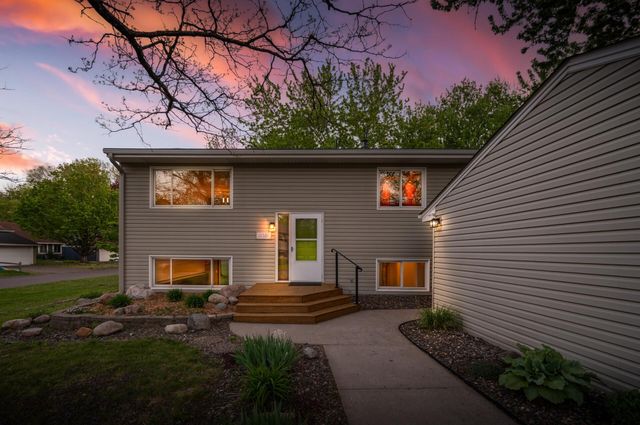 11501 Red Fox Drive, Maple Grove, MN 55369