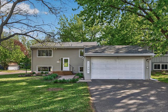 11501 Red Fox Drive, Maple Grove, MN 55369