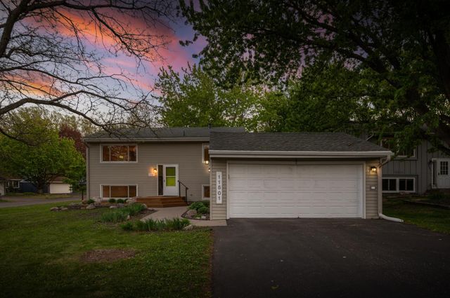 11501 Red Fox Drive, Maple Grove, MN 55369