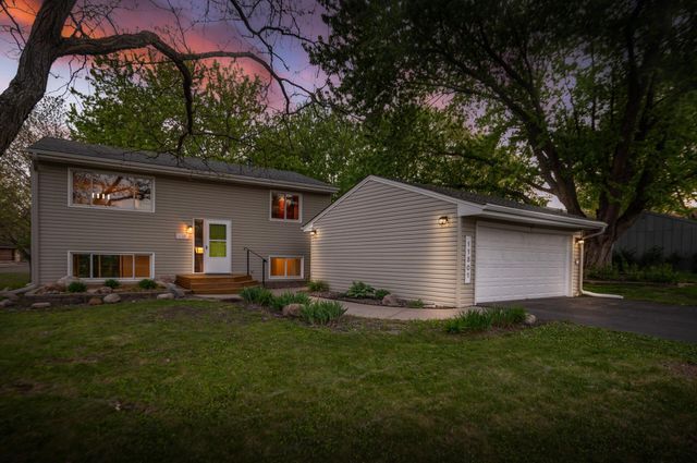 11501 Red Fox Drive, Maple Grove, MN 55369