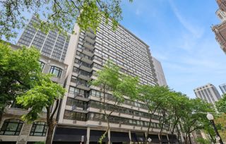 33 E Cedar Street 8G, Chicago, IL 60611