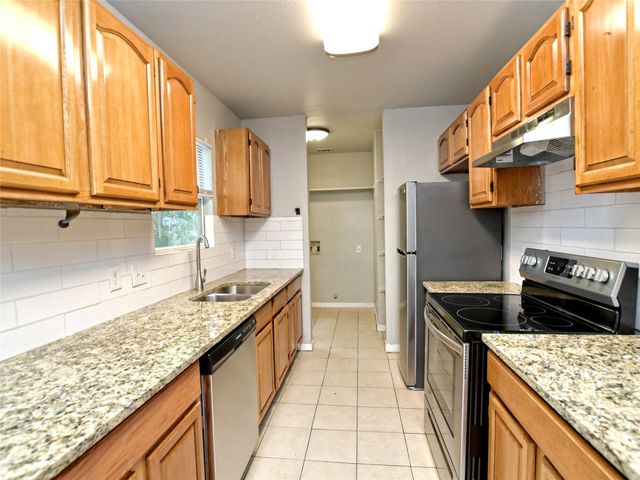 6121 Ponca ST B, Austin, TX 78741