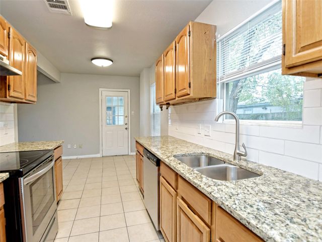 6121 Ponca ST B, Austin, TX 78741