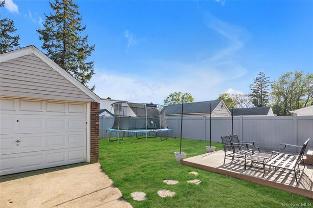 1125 Esther Street, Franklin Square, NY 11010