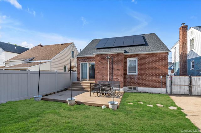 1125 Esther Street, Franklin Square, NY 11010