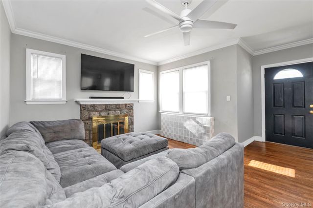1125 Esther Street, Franklin Square, NY 11010