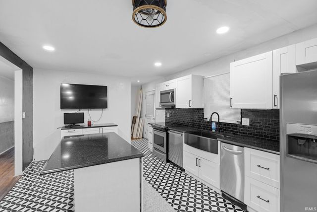 6900 Old State Road, Evansville, IN 47711